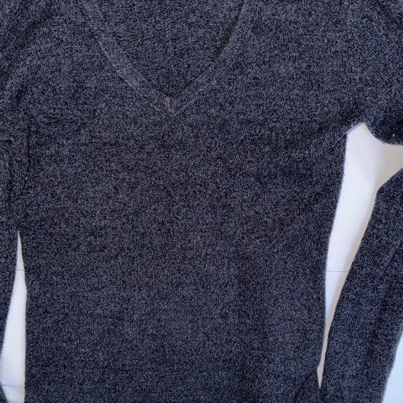 Philosophy 100% Cashmere Dane  Lewis Cashmere Charcoal V-Neck Sweater - Picture 4 of 6